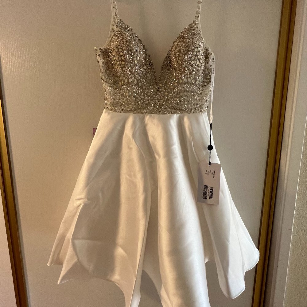 JVN by Jovani stunning party/cocktail/festive evening flare dress